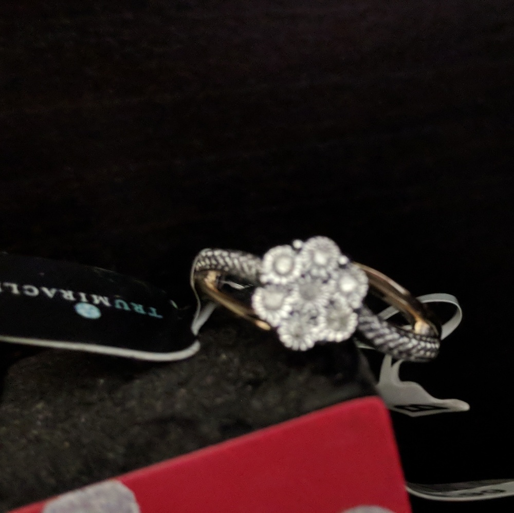 Floral diamond cluster Ring